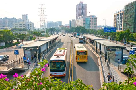 龍南廣州班車多久：探討時間與空間的交錯